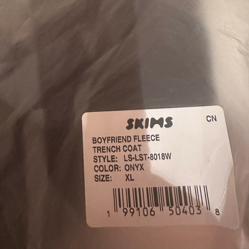 Skims Boyfriend Fleece Trench Coat in Onyx - Picture 7 of 8